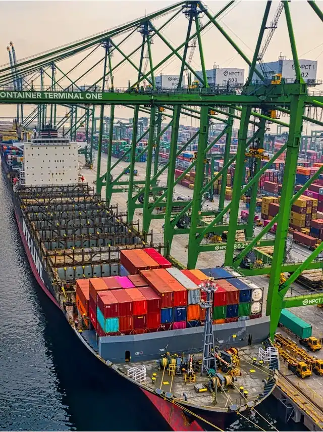 Cargo ship with containers